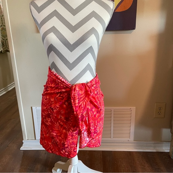 Women’s tropical print red pink bathing suit cover-up swimsuit sarong skirt LG - Picture 3 of 4